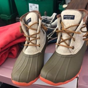 Sperry duck boots